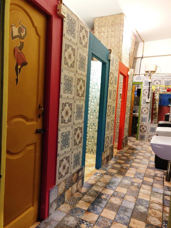 Salaam Namastey Backpackers Vandrehjem Bombay Eksteriør billede