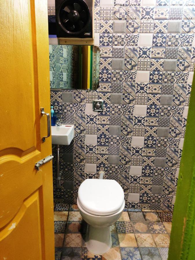 Salaam Namastey Backpackers Vandrehjem Bombay Eksteriør billede